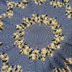Crochet Starburst Blanket in Blue and Yellow